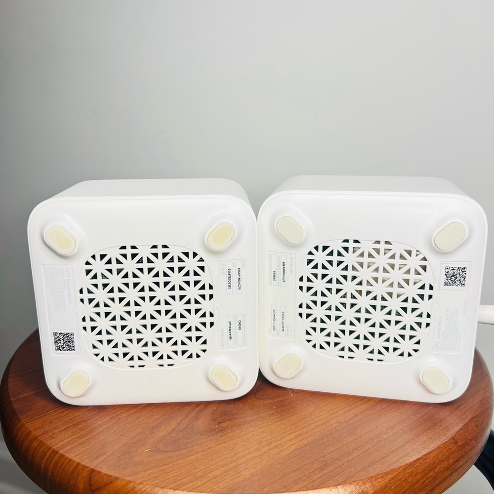NETGEAR [RBS10] Orbi Mesh WiFi Router RBR10 and Satellite RBS10 with Power Cords - Picture 7 of 10
